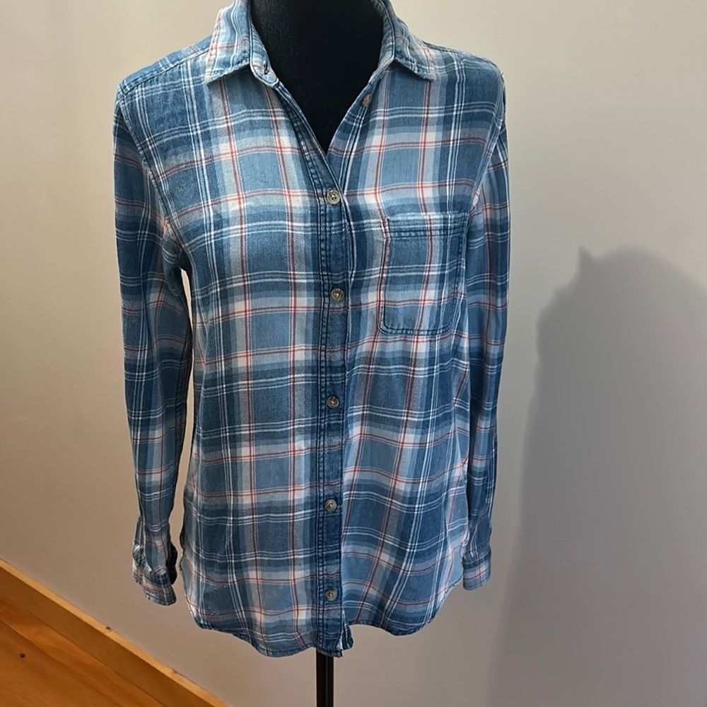 American Eagle boyfriend fit flannel button down